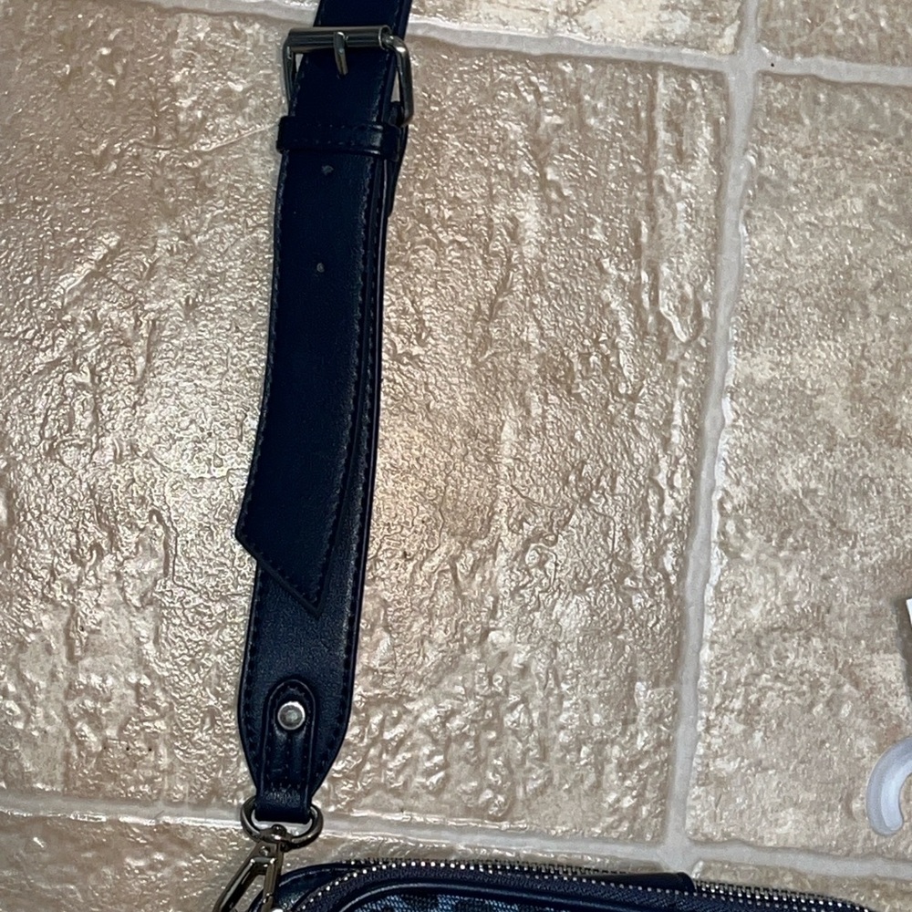 **Last chance** NWT Time and Tru Navy Crossbody Bag - Picture 3 of 9